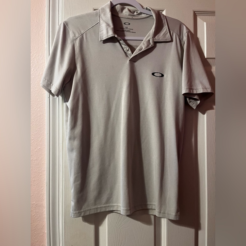 Light Grey Oakley Golf Shirt/ Polo